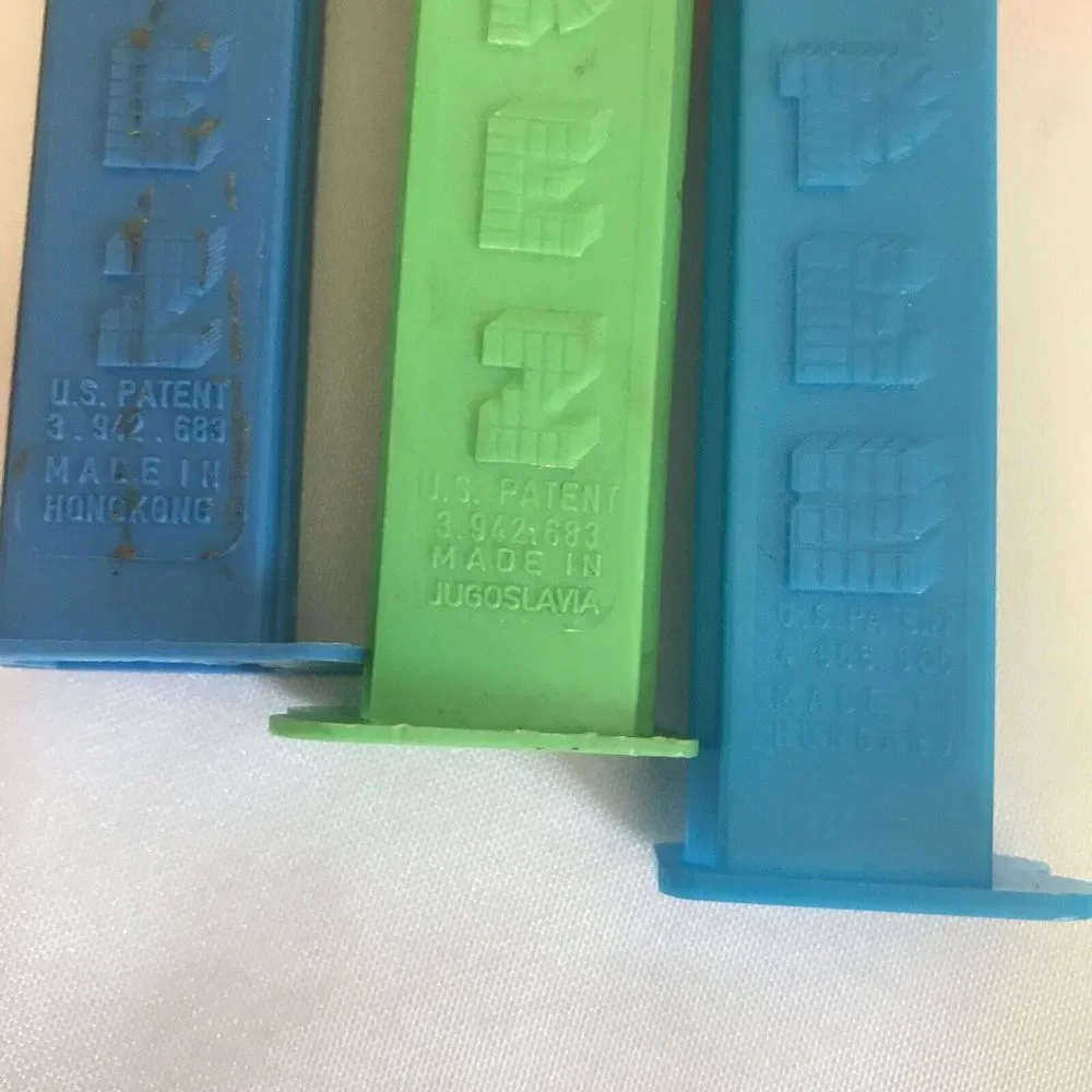 PEZ Dispensers Lot of 21 PEANUTS, DISNEY GARFIELD, SANTAS, LAMB AND‎ MORE